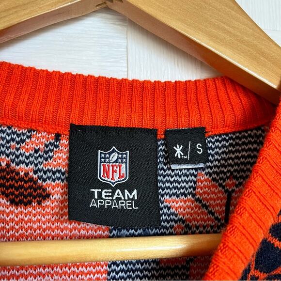 Denver Broncos Women’s Chirstmas Winter Sweater Size Small NFL - Picture 5 of 8
